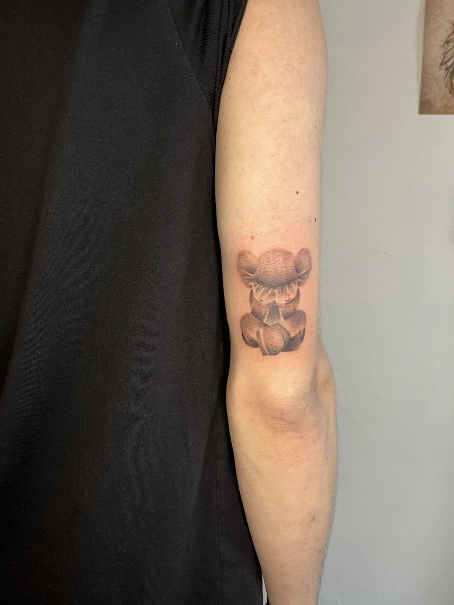 malcomx_ttt's tweet photo. On reprend du service🥶
Les choses sérieuses arrivent vite restez à l’affût 🍀
Papillon- 1rl
Le kaws companion- 5magnum
Neo tribal ornemental- 1rl
La main d’Adam- 5magnum https://t.co/INBcQBLsGz