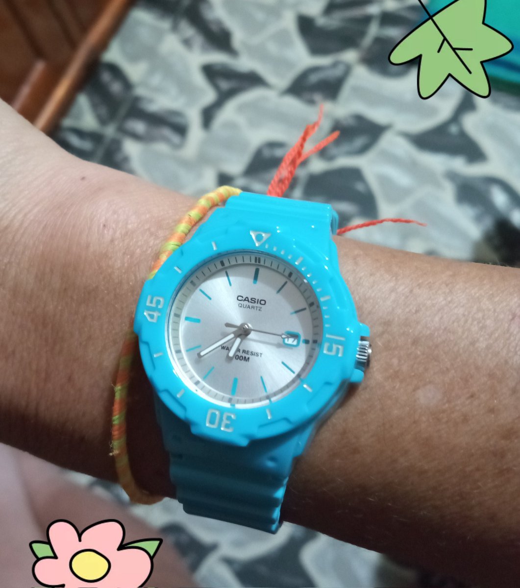 chelyschic2's tweet photo. #CasioTeam
Vengo a presumir el regalo de mí para mi. Una vez mí padre me dijo:
-¿Chela, no tiene reloj? Dígale a X que le compre uno
Padre, me lo compré yo sola. No será mucho, pero va con mi personalidad. Quería otro, pero con lo poco cuidadosa que soy, este me pareció bien. https://t.co/QVi6gRfG1T