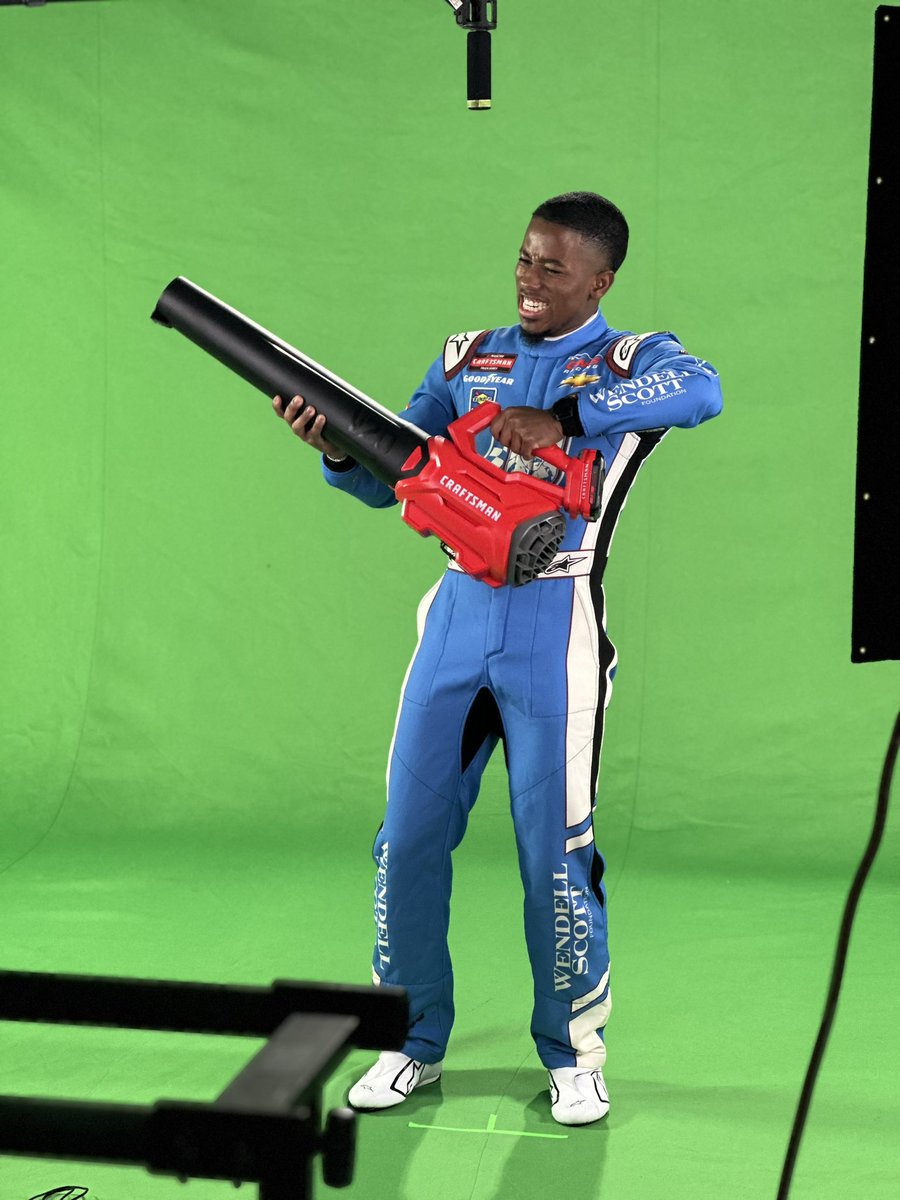 WendellScott_34's tweet image. Ready, Set, Race! 🏁 @rajahcaruth_ is lookin' sharp, having fun, and feelin' fast in his new slick threads! Let the fun begin at @NASCAR Production Day!

#rajahcaruth #rajahcaruthstyle #DrivenToWin #wendellscottfoundation