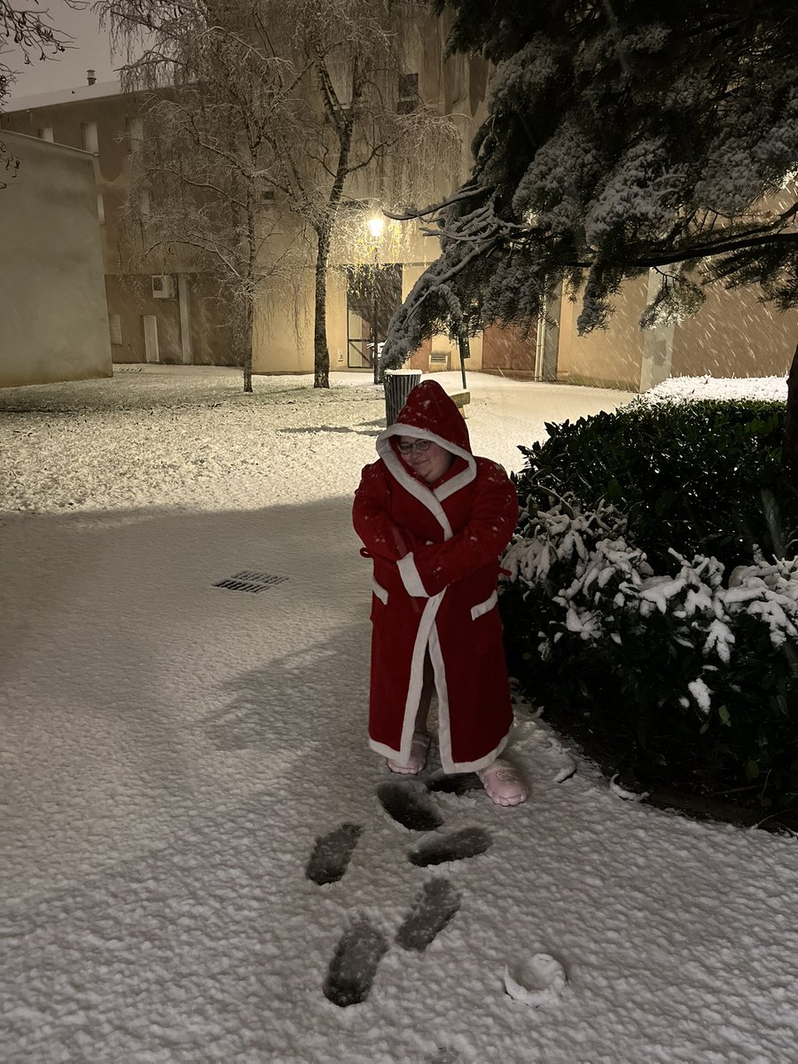 Queen Saorie👩🏼‍🦽☔️🖇 tweet media