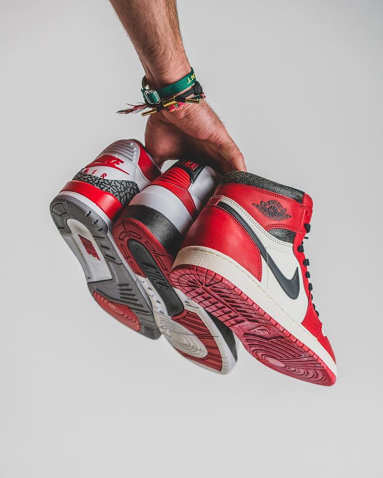 Sneaker News tweet media