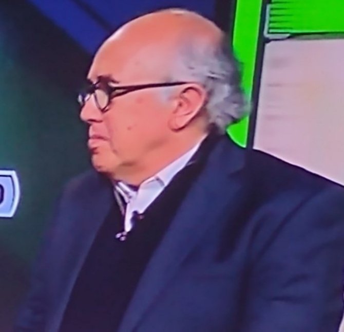 EulalioGon's tweet photo. Hemos vivido lo suficiente para ver a Pepe Segarra convertirse en el Profe Bianchi #WildCardEnTUDN https://t.co/sjJNV944jR
