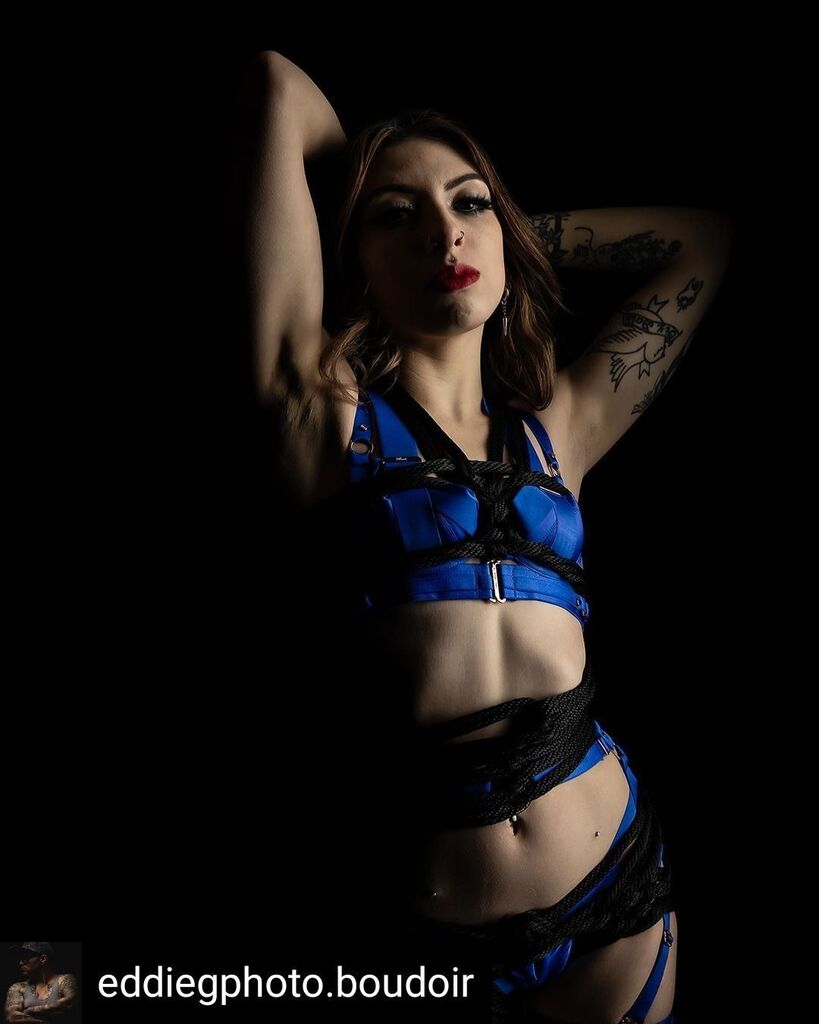 AgreeableAgony's tweet photo. Reposted from @eddiegphoto.boudoir I love me some darkness
.

.
Ropes by @agreeableagony 
.
#suspension #shibari #shibariart #shibarisuspension #ropes #shibarimodel #shibariropes #shibariphotography #shibariphotographer https://t.co/xp9gLkMWG7 https://t.co/cHVIW4qUSY