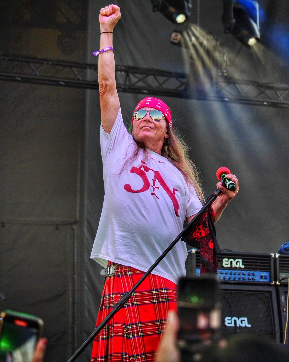 A4Destruction's tweet photo. I get emotional when I realize that I'm doing for the second time in my life. What I dreamed of doing when I was a young. I'm grateful for that burning desire to play music.
*
*
*
#tributeband #tributes #tributeshow #tributebands #tributebandsrock #80stributeband #80stribute https://t.co/U6v9wWJdSH