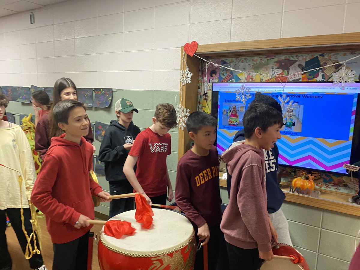 zzhanglfs67's tweet photo. DPM Dragon dance team @Spiritof67LF did first performance! 🧧🧧It is a not easy journey but 7th grade Mandarin students did awesome job! I am so proud of you all! Thank you @SM2567 @mrskcavanaugh @JwanLF67 for supporting us! #weareDPM #LFmoments @LakeForestSD67 https://t.co/leDEtQat0N