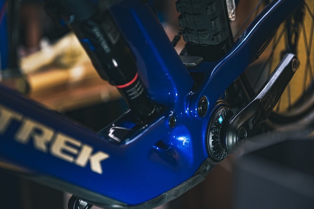 ZiggysCycleKW's tweet photo. What a fun build!
@TrekBikes Fuel EXe is light, nimble, and playful, just as a trail bike should be. It looks better in person😉
It’s fine tuned geometry is unstoppable for a mountain bike ebike 🚵🔋⚡️
#trekbikes
#fuelexe
#trekfuelexe
#newbike
#ebikes https://t.co/Op796u2qTb
