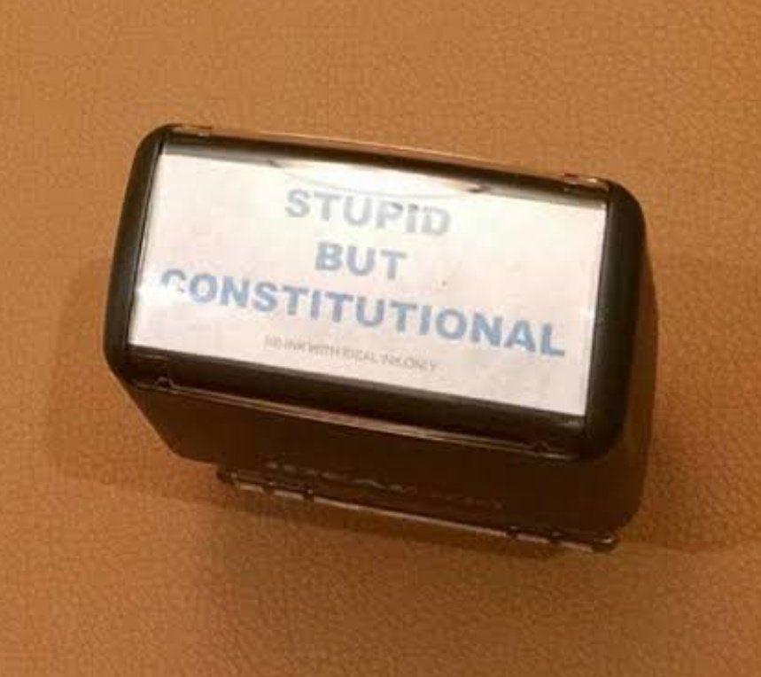 sinwaifai's tweet image. tener que pagar la seguridad social de un mes antes de que te paguen ese mes para poder justificarle a tu empleador que ya puede pagarte ese mes