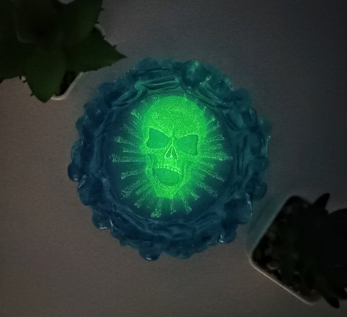 ON SALE‼️25% off 😯  Glow in the dark #ashtray 100% Handmade! Crafted with Epoxy Resin 👐  Was &pound;16.45 NOW<a href="/tag/ashtray"class="tags">#ashtray</a><a href="/tag/handmade"class="tags"><span>#handmade</span></a><a href="/tag/sale"class="tags"><span>#sale</span></a><a href="/tag/sparkly"class="tags"><span>#sparkly</span></a><a href="/tag/blue"class="tags"><span>#blue</span></a><a href="/tag/online"class="tags"><span>#online</span></a><a href="/tag/support"class="tags"><span>#support</span></a>