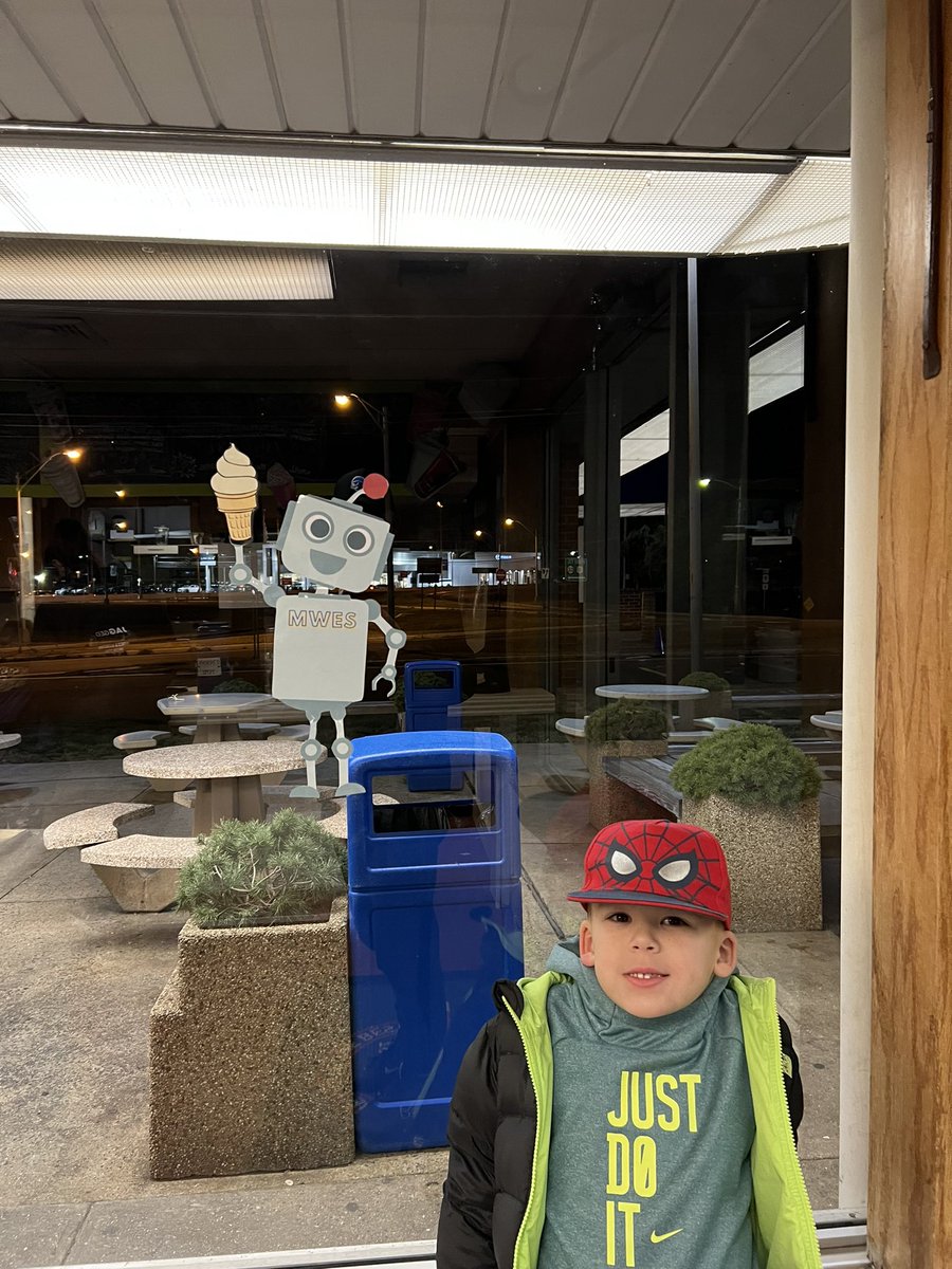 Jack has been on the hunt for @MWESWildRobot the last couple of weeks. Last week, we spotted Roz at FTPD…this week at Jersey Freeze! 👮‍♀️ 🍦 🤖 Thanks for the fun <a href="/MWESchool/">Errickson School</a>