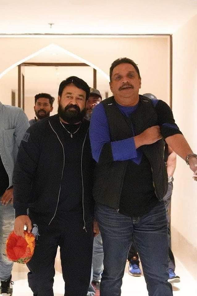 AThalavady's tweet photo. മലയാളത്തിന്റെ മോഹൻലാൽ അവതരിക്കുന്നു...🔥
#MalaikottaiValiban
Shoot begins Today in Jaisalmer😻
@Mohanlal #Mohanlal #Lalettan #L 💖💞💖
#LijoJosePellissery #ShibuBabyJohn #MaxLabCinemas #CenturyFilms
#JohnandMaryCreative https://t.co/jxApOQY5cR