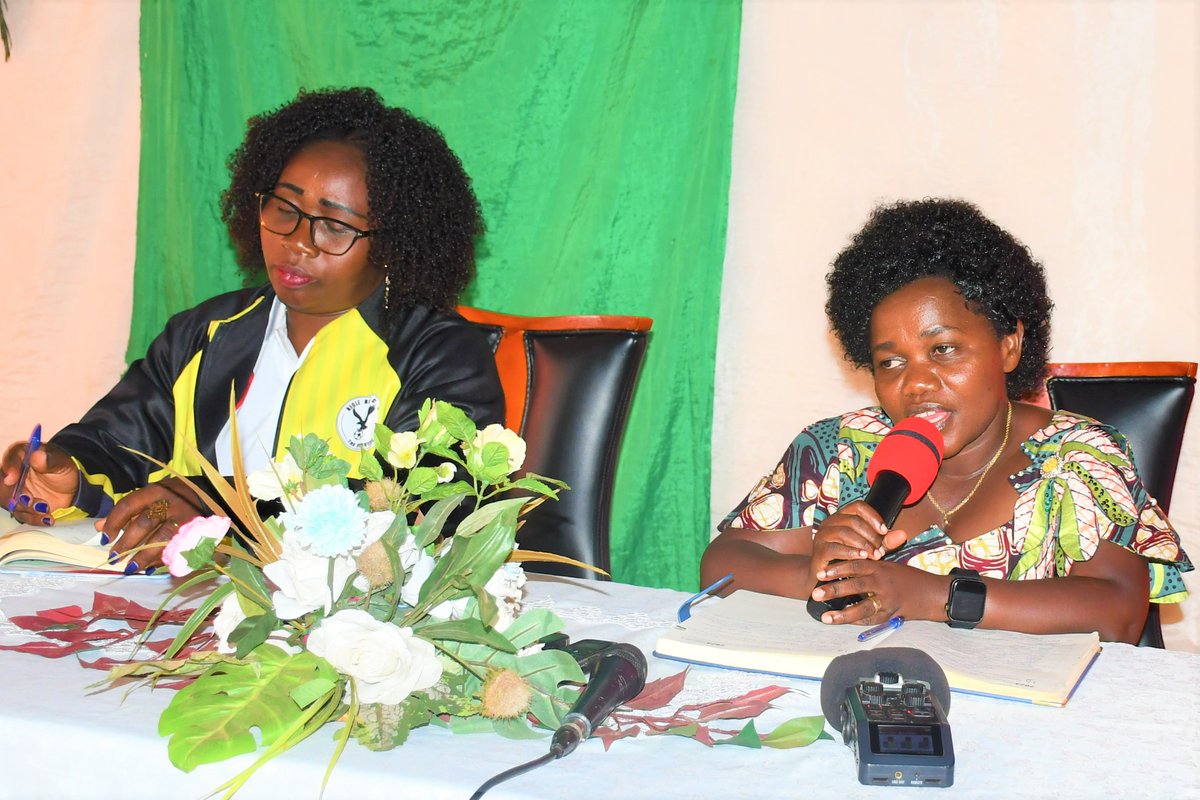 MiniJusticeBdi's tweet photo. « Abana b’abatwa bose bazotora ikibazo ca Reta Examen d’état bazoronka bourse baje kwiga hanze » https://t.co/WlTRY6vBKl https://t.co/F5pOmJmIOD