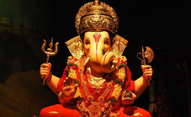 आरती "सुखार्थ-दोषार्थ" किसने लिखी थी?
A. समर्थ रामदास
B.  संत ज्ञानेश्वर
C. संत एकनाथ
D. संत तुकाराम