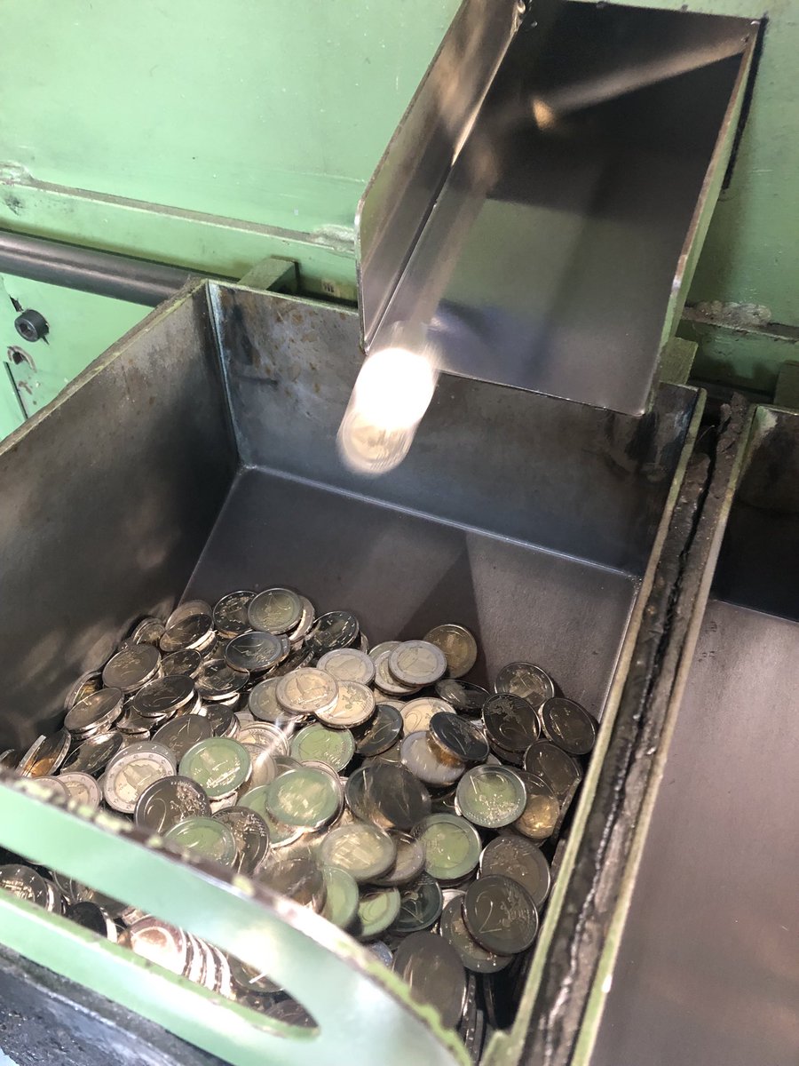 Andreas Dressel (@adressel) on Twitter photo Die <a href="/elbphilharmonie/">Elbphilharmonie</a> ist uns lieb & teuer - und bald kann man auch mit ihr bezahlen😉. Die Prägung der 2 Euro Münzen 🪙 läuft in unserer Hamburgischen Münze auf Hochtouren. In dieser Woche haben wir vor Ort den Mitarbeiterinnen & Mitarbeitern über die Schulter geschaut👍! Die <a href="/elbphilharmonie/">Elbphilharmonie</a> ist uns lieb & teuer - und bald kann man auch mit ihr bezahlen😉. Die Prägung der 2 Euro Münzen 🪙 läuft in unserer Hamburgischen Münze auf Hochtouren. In dieser Woche haben wir vor Ort den Mitarbeiterinnen & Mitarbeitern über die Schulter geschaut👍!
