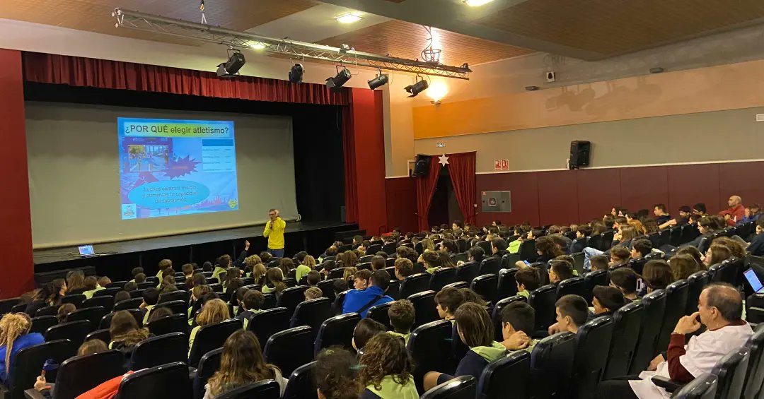 adneduca's tweet photo. Ayer disfrutamos de una charla del programa de Deporte y Educación en Valores, impartida por Jose Antonio Alcaraz y su equipo del #GrupoAlcaraz .

Fomentar y promover la práctica deportiva desde edades tempranas ayudará al desarrollo Psicofísico de los niños/as. https://t.co/J4XCqIeolb