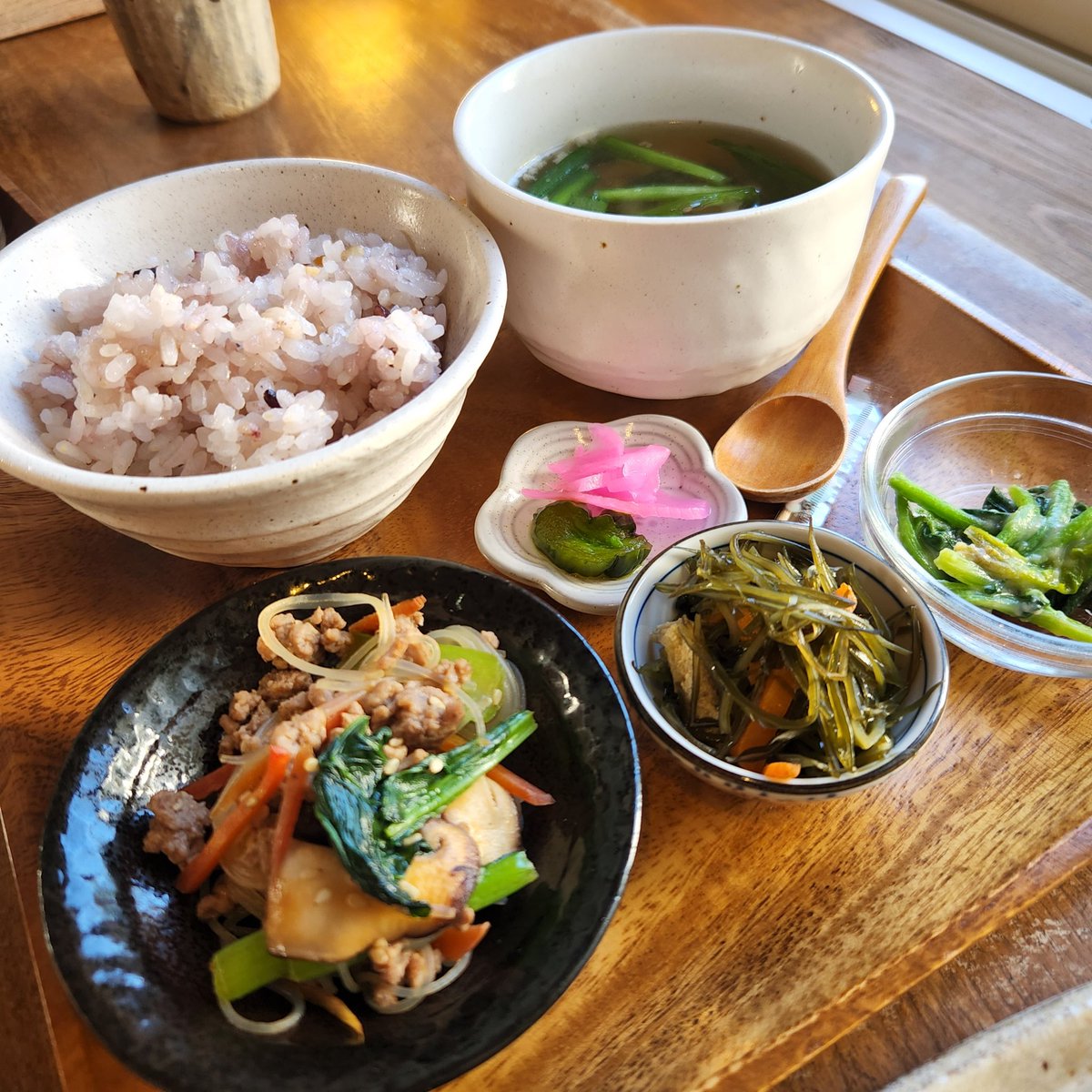 KumichanMos's tweet photo. いちご狩り🍓は前菜で🤣(笑)
ランチは #NATURALCRAFT さん😊
おばんざいランチ
美味しかったぁ♥️ https://t.co/Mf0CiRRhmP