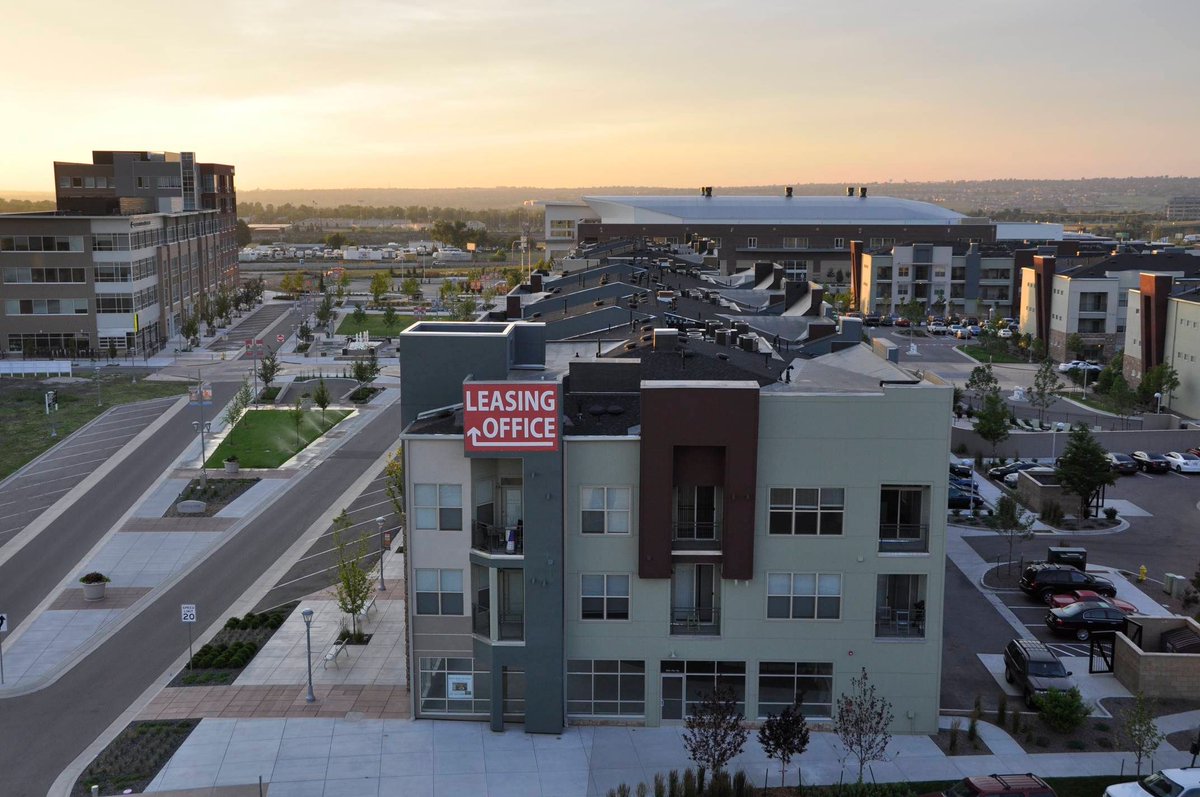 If you want to enjoy luxury living that’s just steps away from the best shopping, dining, and entertainment in town, it doesn't get any better than ARISTA. We have several excellent options we know you’ll want to see.