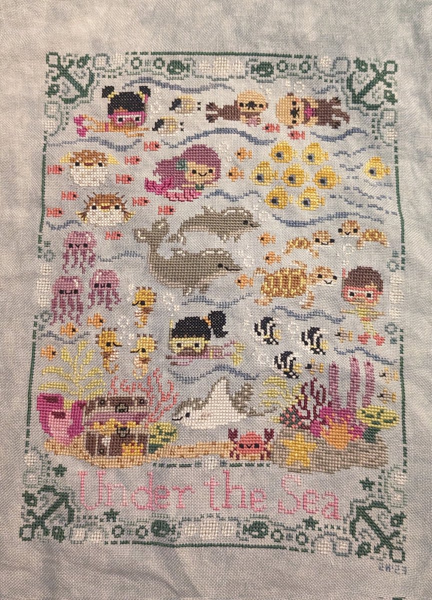studiohotcake's tweet photo. Something you won't see on WIP Tomorrow! I have a finish! Now to try and catch up on my Halloween wreath. That you'll see on WiPW. https://t.co/FPpZjftg4y
