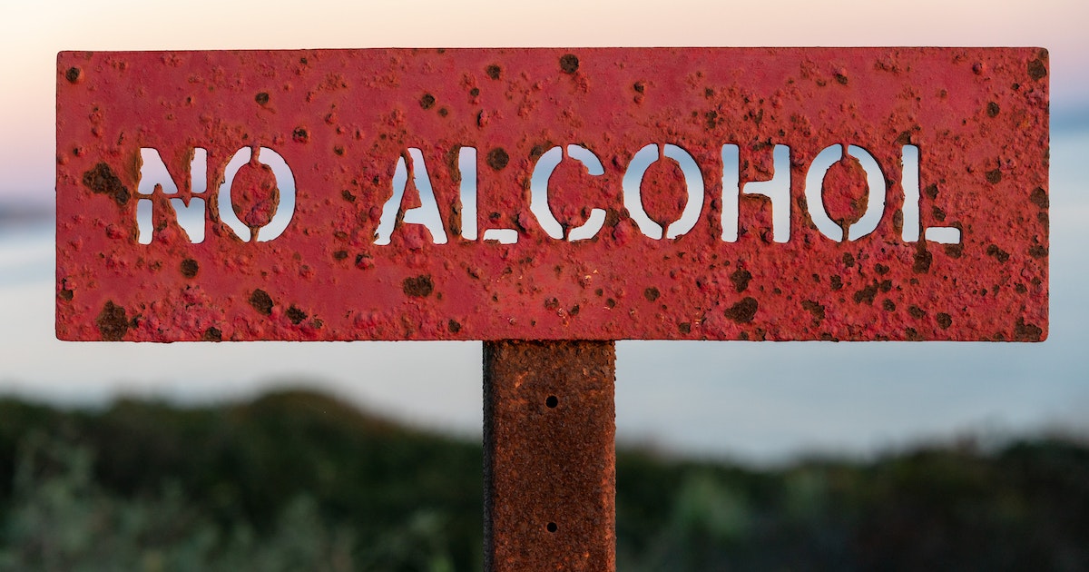 #DryJanuary challenges people to abstain from #alcohol for all 31 days – people agree they see noticeable differences! 

Making this change can have long-lasting effects on your health! 

Read on! 🌟 ow.ly/BceA50MtchP

#alcoholabuse #alcoholaddiction #heathandwellness