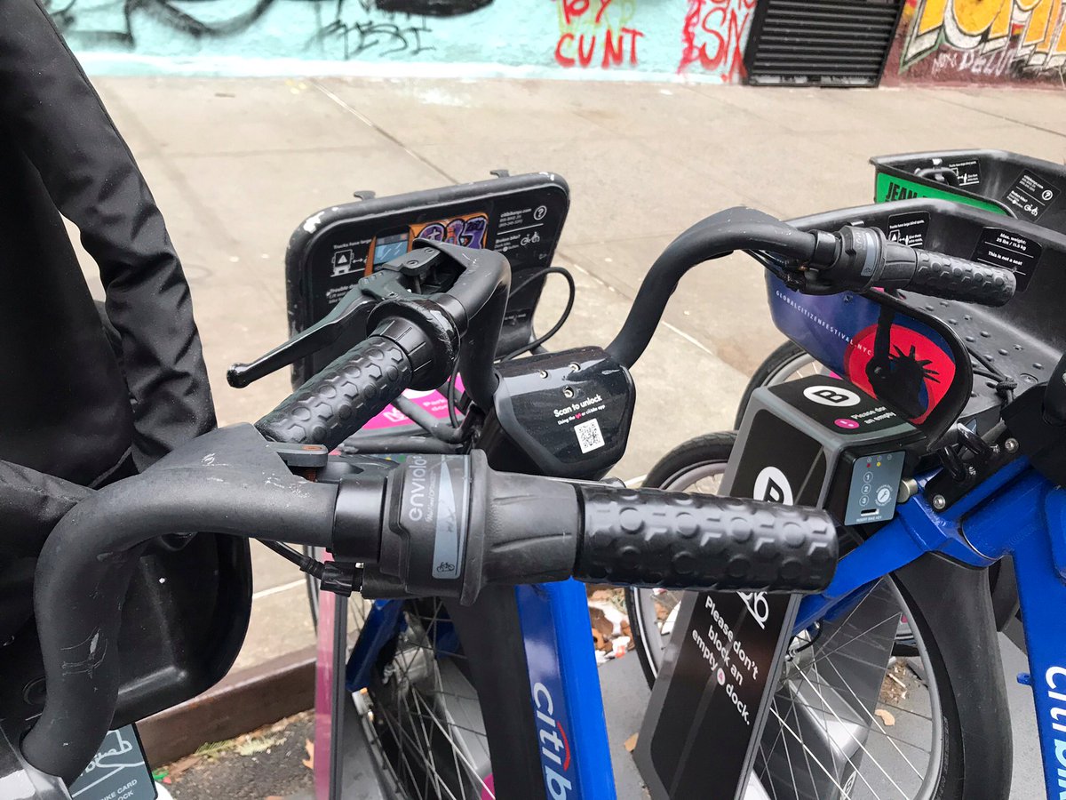 Who thought these staggered dock stations were a good design idea??!! Can’t get bikes in or out! #citibikedocks