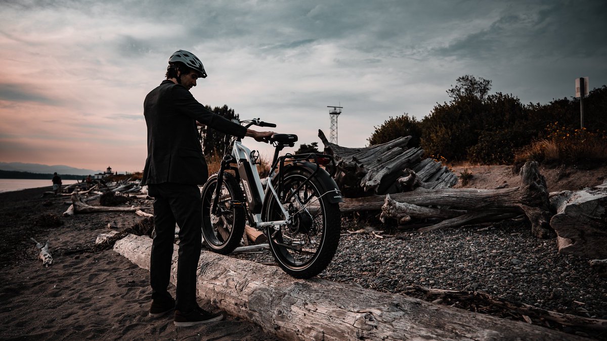 multijoycom's tweet photo. Riding an electric bike provides riders with fresh excitement. It can also be exhilarating, offering a unique experience, which is different from that of a regular bike. #biking #freeride #fatbike #biker #bikes #bikestagram 
website:https://t.co/Tl2BjRoRfx. https://t.co/3gPuES4wm4