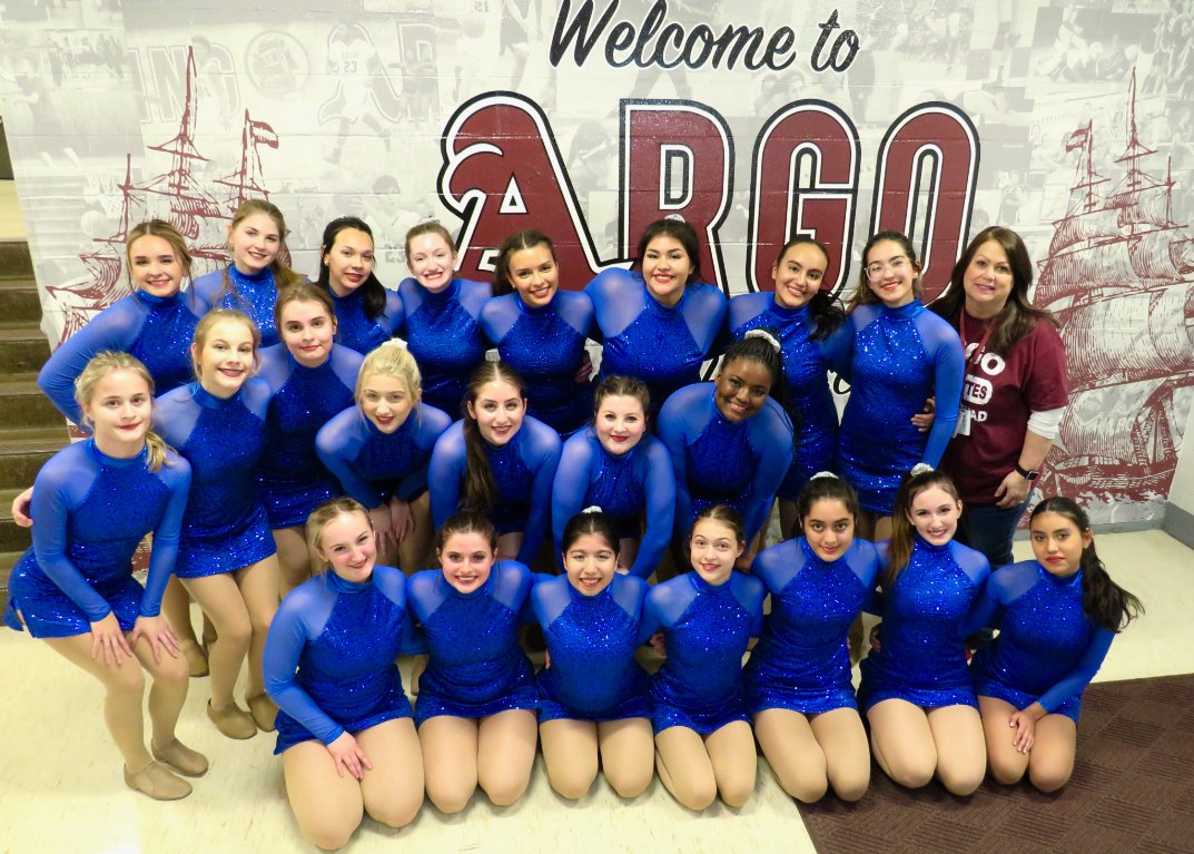 E_RODRIGUEZ_IG's tweet photo. The halftime performances are always great to watch. πGreat job! #ArgoAlumniNight 2023 #argocheer #WeAreArgo @argohs217 #Argonauts https://t.co/4WNx8GJSyI
