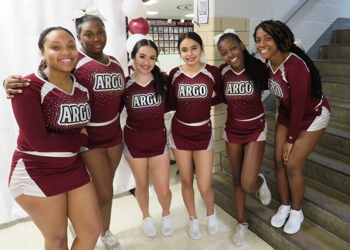 E_RODRIGUEZ_IG's tweet photo. The halftime performances are always great to watch. πGreat job! #ArgoAlumniNight 2023 #argocheer #WeAreArgo @argohs217 #Argonauts https://t.co/4WNx8GJSyI