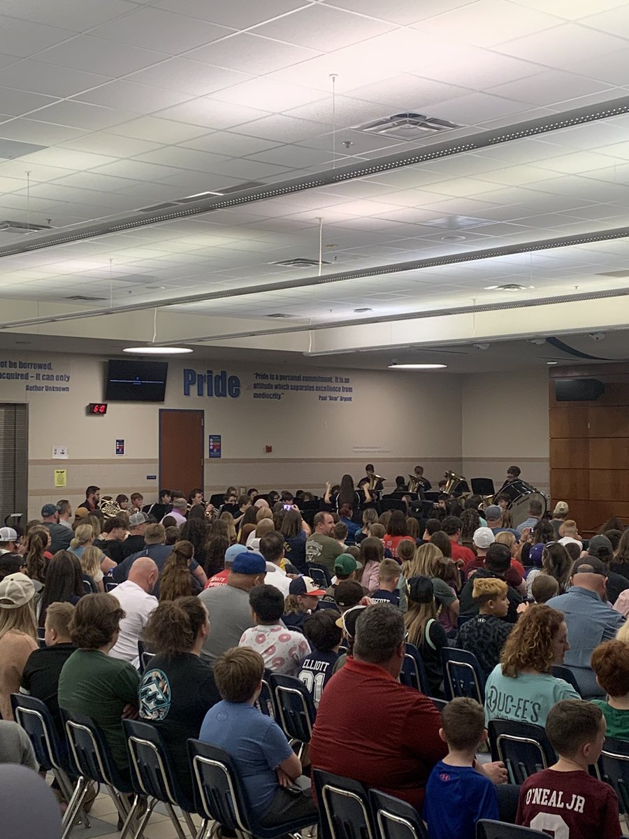 Carly Woolery tweet media