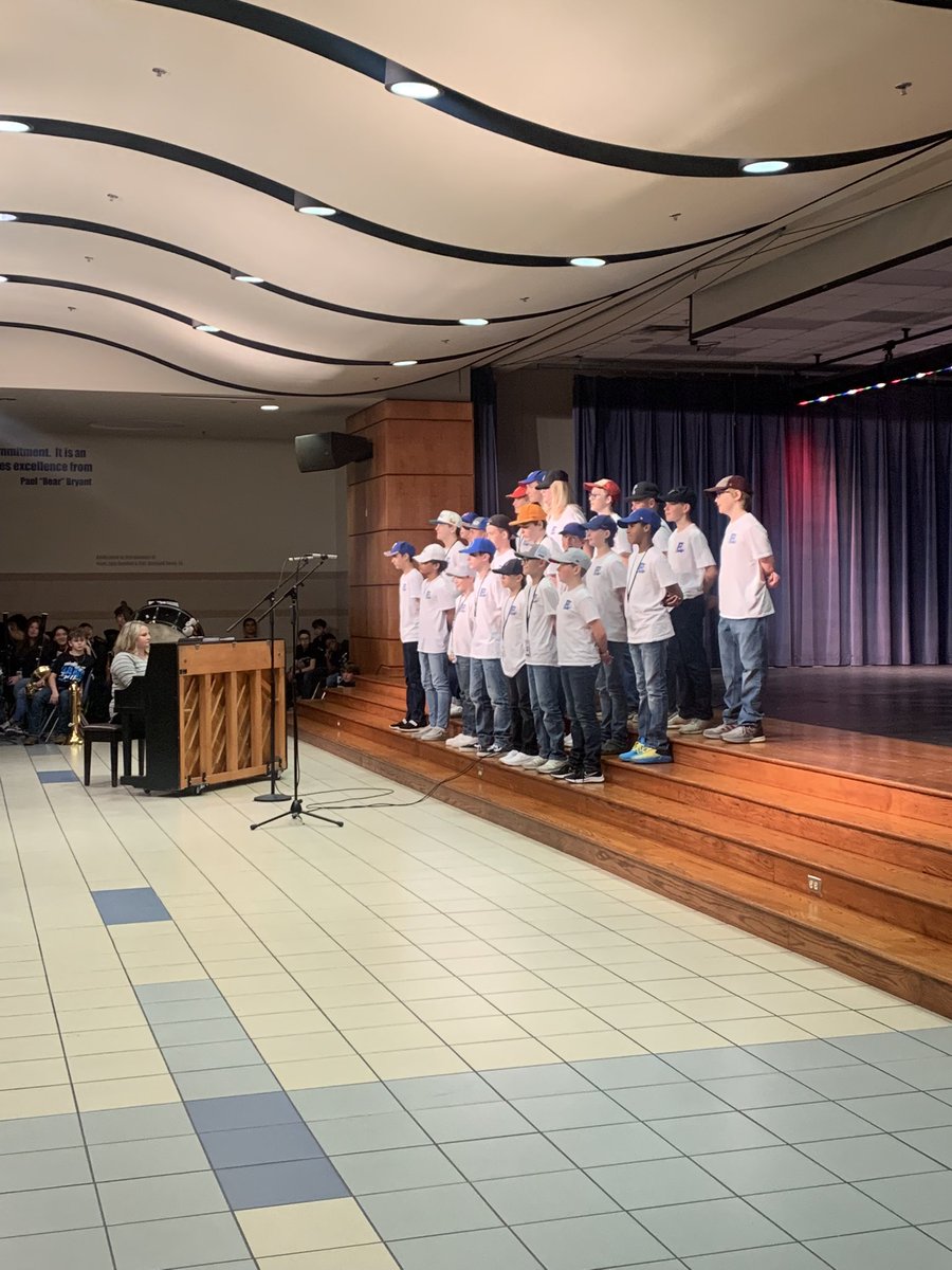 Carly Woolery tweet media