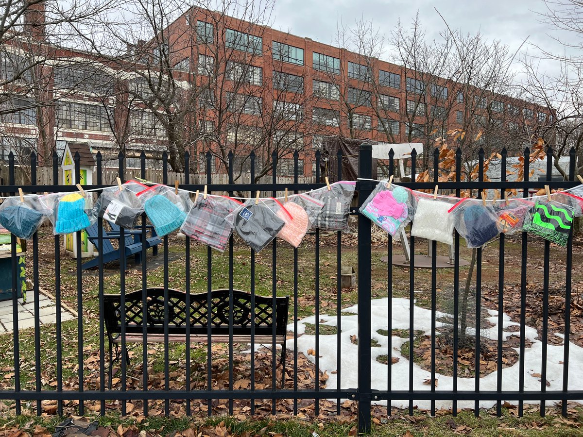 Thank you to everyone who has donated to the Mitten Fence at People's Park so far this season! The Mitten Fence has been restocked and donations are still being accepted along the fence at 2435 Main Street in Buffalo, NY.

#buffalo #buffalony #community #mittenfence