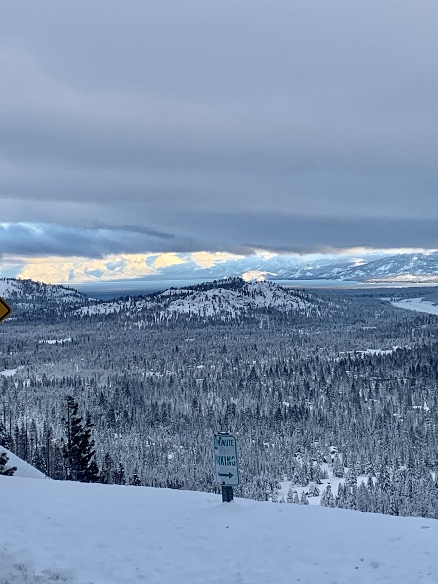 CaltransDist3's tweet photo. The view from atop Echo Summit this morning. With a break in the weather our crews can finally catch their breath. Echo has received 316 inches of snow and Donner Summit on I-80 has received 382.5 so far this season! https://t.co/bpde4hLZgb