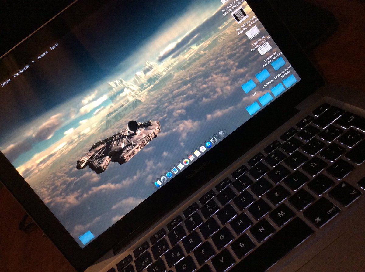 JLCS1's tweet image. Me encanta SIEMPRE, la foto de mi escritorio!!!

#MilleniumFalcon
#StarWars