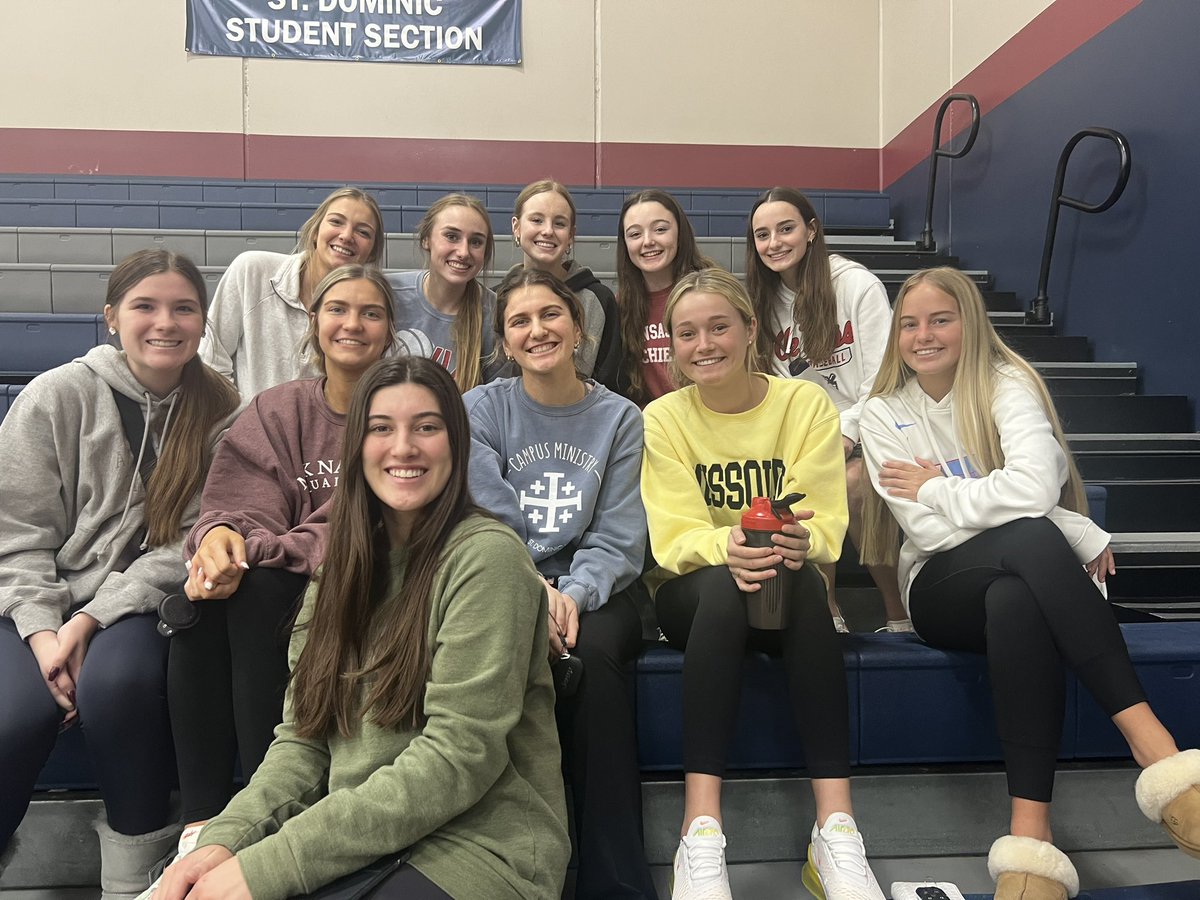 Girls vball supporting Faith and the @SDHSGirls_Bball team in their conference win tonight against Borgia!