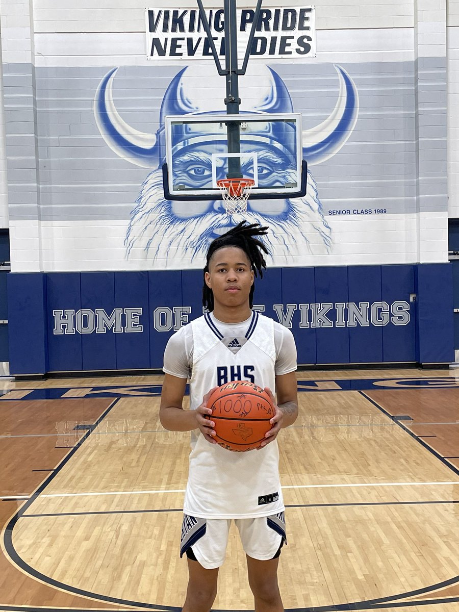 BHSVikingHoops's tweet photo. Congrats to TJ Johnson on hitting 1000 Career Points! @TaylanJohnson23 @BryanISDSports @bhsbluechips @kbtxsports @BrazosSports https://t.co/4ggTrU6MDn