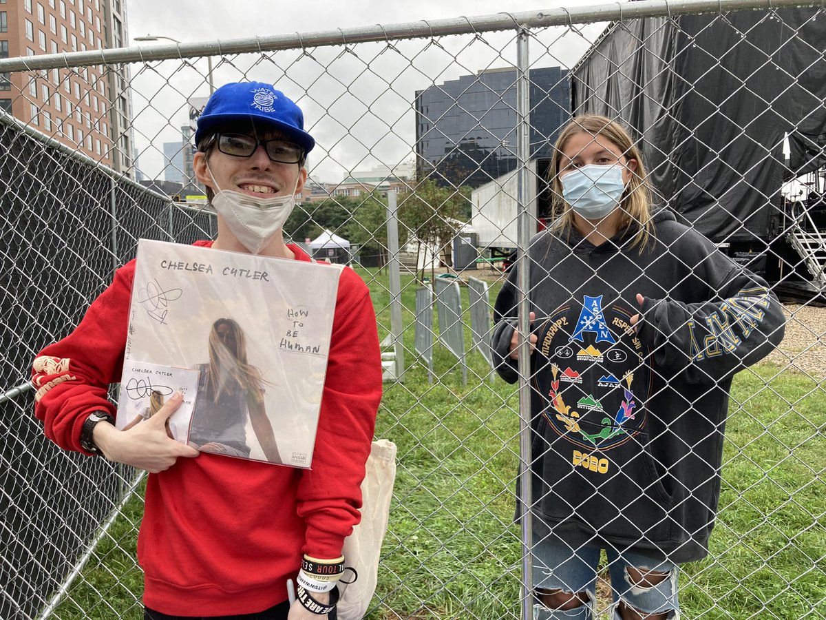 Starmusic101's tweet image. Happy 3 years one one of the best albums ever #howtobehuman #htbh