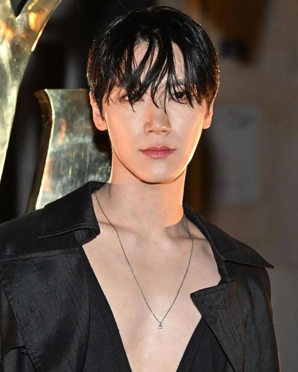 Popbela_com's tweet image. It's him! #TEN looking very captivating at @YSL Men's Winter 2023 show during Paris Fashion Week 🙌

#SaintLaurentxTEN