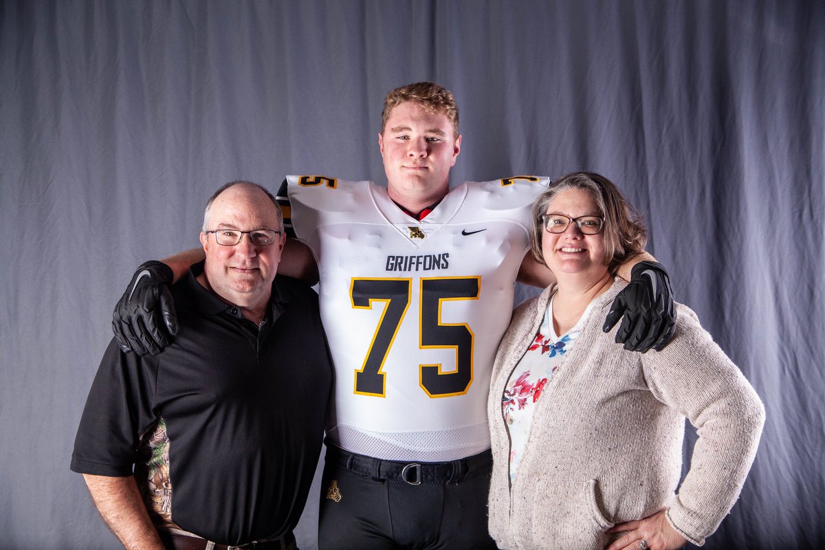 Thomas F Wasinger (@f_wasinger) on Twitter photo Had a great time this weekend on my official visit at <a href="/MWSU_Football/">Missouri Western Football</a> Thank you to the coaching staff and players for the hospitality for me and my parents! <a href="/CoachStLouis/">Patrick St. Louis</a> <a href="/ToddThrockmort3/">Todd Throckmorton</a> <a href="/TylerFenwick2/">Tyler Fenwick</a> <a href="/CoachGalloM/">Michael Gallo</a> <a href="/FootballSpx/">SPX_Football</a> Had a great time this weekend on my official visit at <a href="/MWSU_Football/">Missouri Western Football</a> Thank you to the coaching staff and players for the hospitality for me and my parents! <a href="/CoachStLouis/">Patrick St. Louis</a> <a href="/ToddThrockmort3/">Todd Throckmorton</a> <a href="/TylerFenwick2/">Tyler Fenwick</a> <a href="/CoachGalloM/">Michael Gallo</a> <a href="/FootballSpx/">SPX_Football</a>