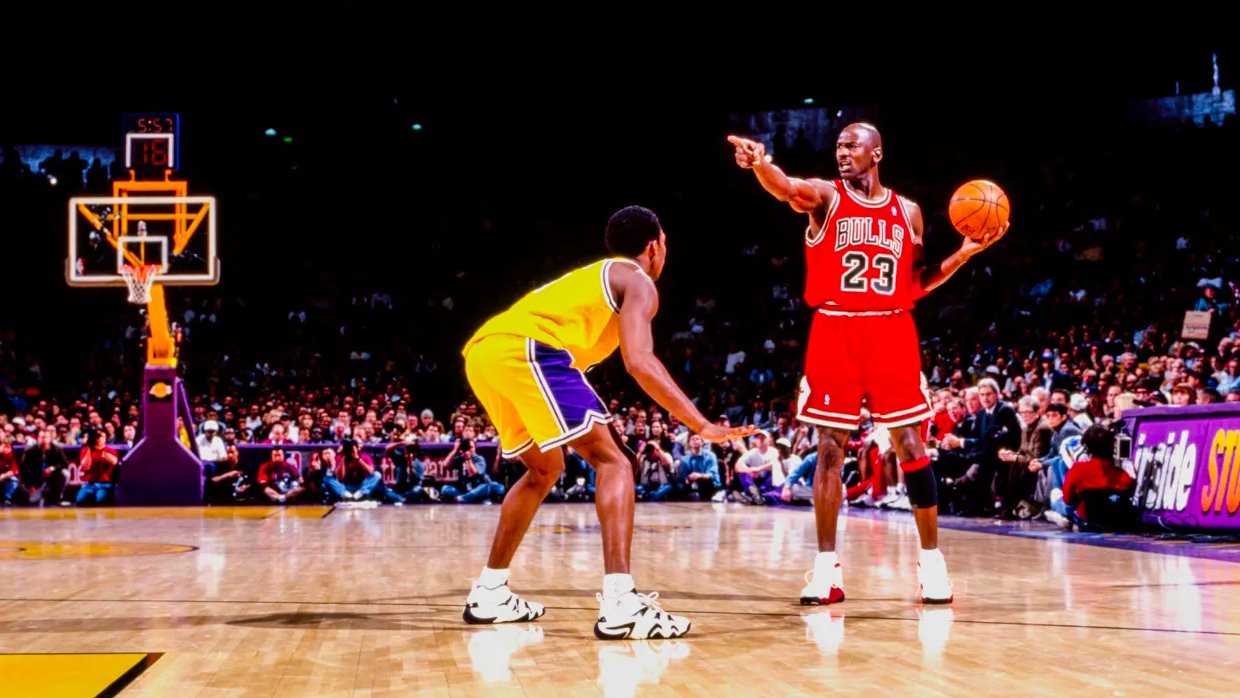 Kobe Bryant Improved His Defense After Studying A 1998 Photo Of Michael  Jordan: “After Studying It, I Corrected My Posture And Balance.” - Fadeaway  World