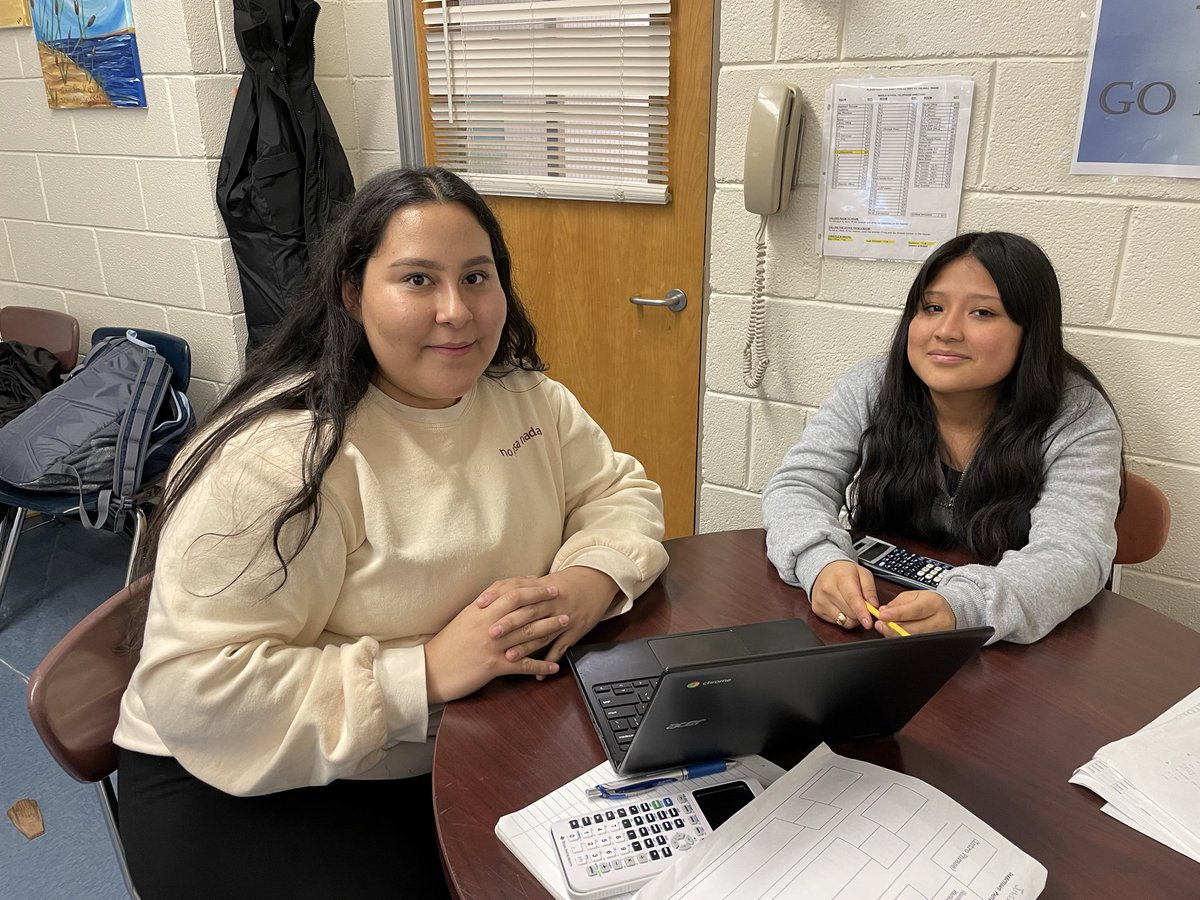 So inspired by our incredible Riverhead HS peer tutors who volunteer their time to work with our middle school students! Thanks to Ms. Santos for organizing this valuable program! #RiverheadRising ⁦@JoePesqEducates⁩ ⁦@LoriKoernerRCSD⁩ ⁦⁦⁦@PrincipalGalati⁩