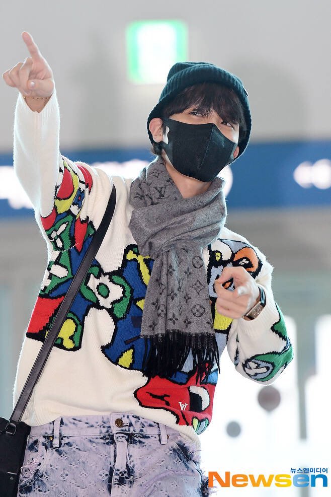 fairypjmssi's tweet photo. Paris Fashion Week não vai ser NADA perto do evento que vai ser Park Jimin e Jung Hoseok em Paris https://t.co/FAiBxxeSQ6