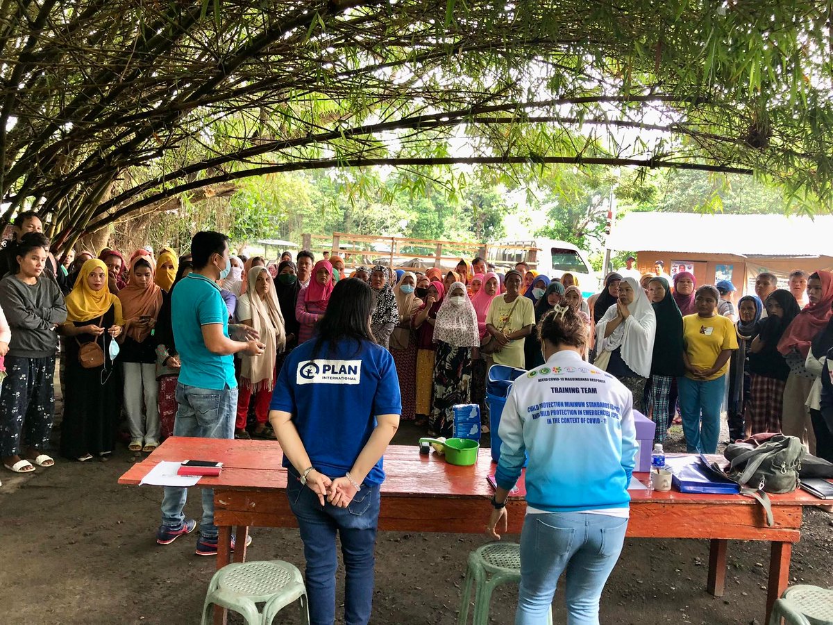 planphilippines's tweet photo. LOOK: Plan International Philippines distributed menstrual hygiene management (MHM) kits to families affected by Severe Tropical Storm #PaengPH in the municipalities of Upi and Datu Odin Sinsuat, Maguindanao. https://t.co/wuqjJrYPez