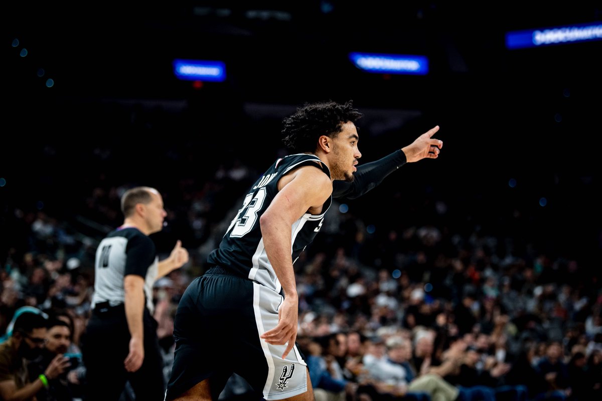 spurs tweet picture