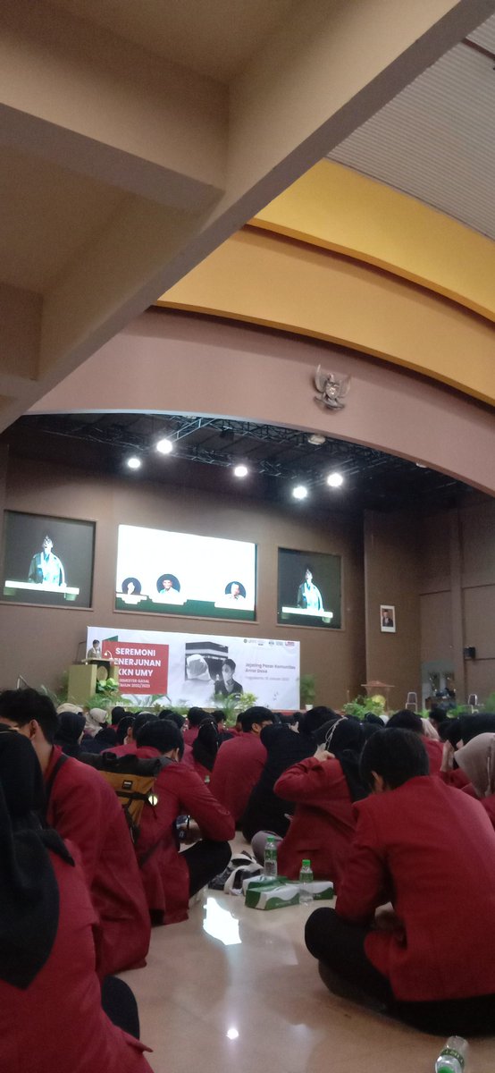 aina.rz tweet media