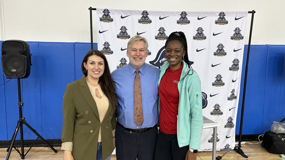 JohnAntonetti's tweet photo. What a great day with science teachers of CharterUSA.  From across the state of Florida, we came, we engaged, we crossed the rigor divide!  #PowerfulTaskDesign https://t.co/5wCBOUesy3