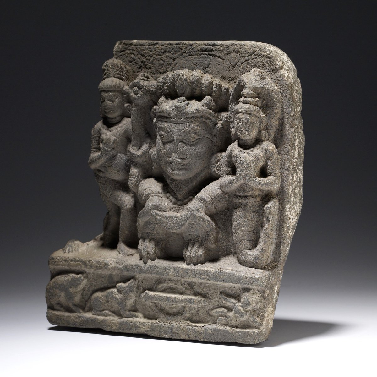 Stone sculpture from India of planetary deities Shani (Jupiter), Rahu and Ketu (both associated with eclipses), 10thC-12thC; three of the nine planetary deities, or 'navagrahas,' of Hindu astrology @walters_museum art.thewalters.org/detail/22262/d…