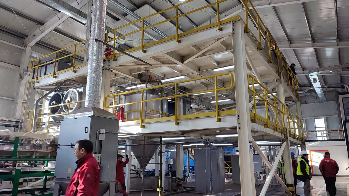 Дэлхий дээр 24 л байдаг нунтаг төмрийн үйлдвэр монголд баригдаж, ашиглалтад оржээ. Энэ талаар сурвалжилсан бичвэрээ маргаашийн дугаартаа хүргэнээ😊