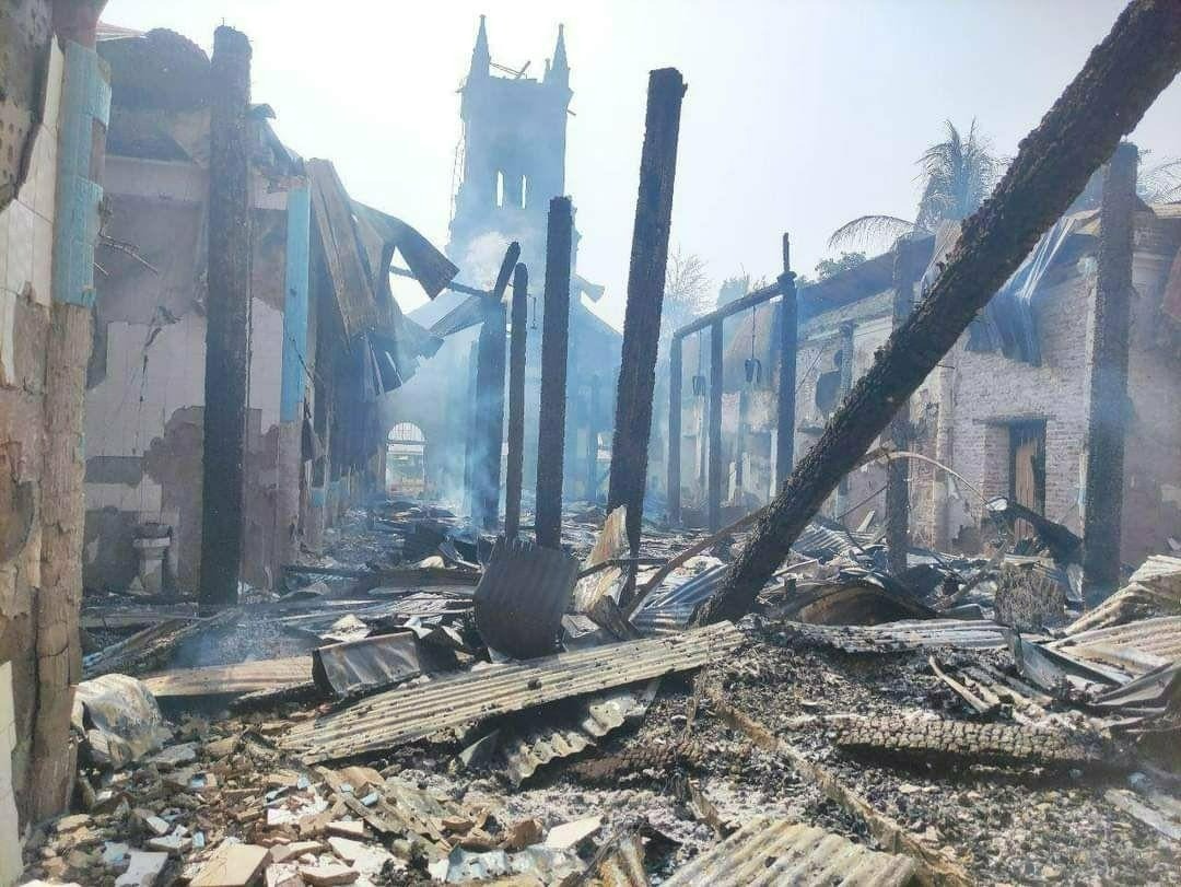 MahnWinnKhaing's tweet photo. Junta burned down the historic 129-year-old Roman Catholic Church, village houses,killing civilians and destroy properties in Sagaing region and across the country. They are intensifying more civilian attacks while preparing for elections to seek the further entrenched power.
Crd https://t.co/Egz4utAHPm