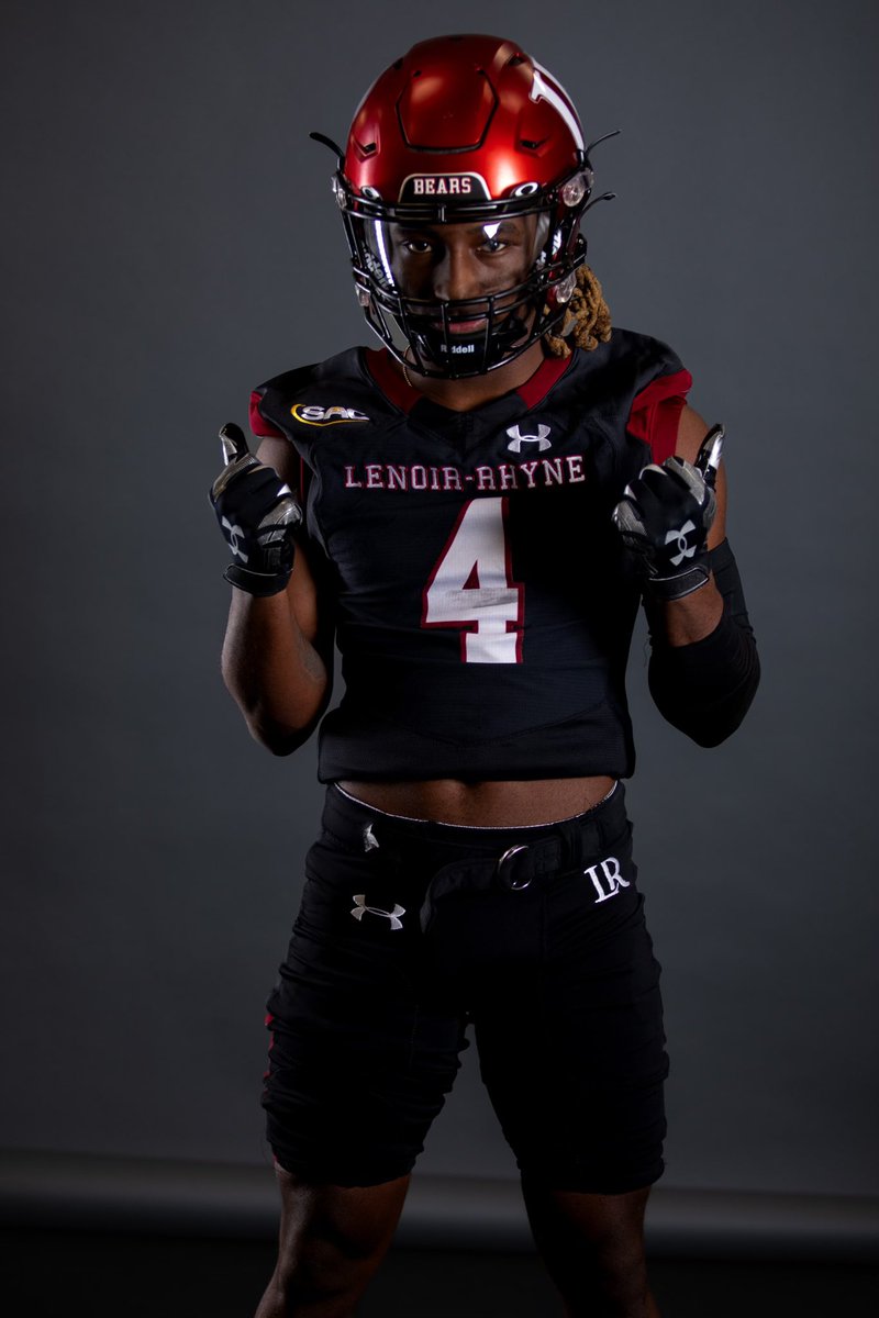 ZayRayford's tweet photo. Had a great day @LRBearsFootball yesterday🖤🐻 @CoachHornsby_LR https://t.co/P4xnWfVoUL