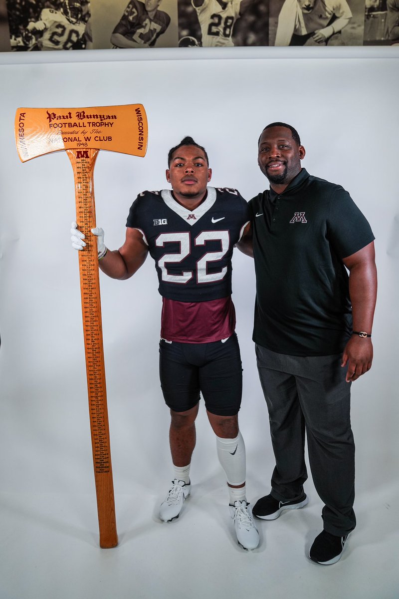 Had an phenomenal and #ELITE visit yesterday at the University of Minnesota〽️! Everything from the staff to the facilities were #ELITE Can’t wait to get back on campus real soon! <a href="/Callybrian/">Brian Callahan</a> <a href="/Coach_Fleck/">P.J. Fleck</a> @ThemNicBoys <a href="/EDGYTIM/">Timothy “EDGYTIM” OHalloran</a> <a href="/AllenTrieu/">Allen Trieu</a> @Rivals_Clint @MohrRecruiting <a href="/Gophers247/">Gopher Illustrated</a>
