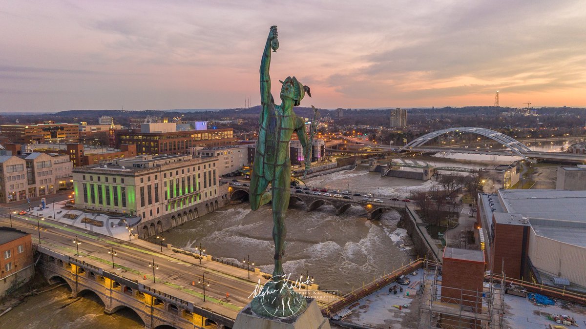 Always wanted to get a shot of this statue at sunset. Well last weekend was it. Perfect conditions and awesome sunset. 
#sunsetphotography #roc #sunset #thisisroc #RochesterNY #Rochester #dronephotography #dronephoto #droneoftheday @rochester #news8 #djimavic3 #mavic3pro