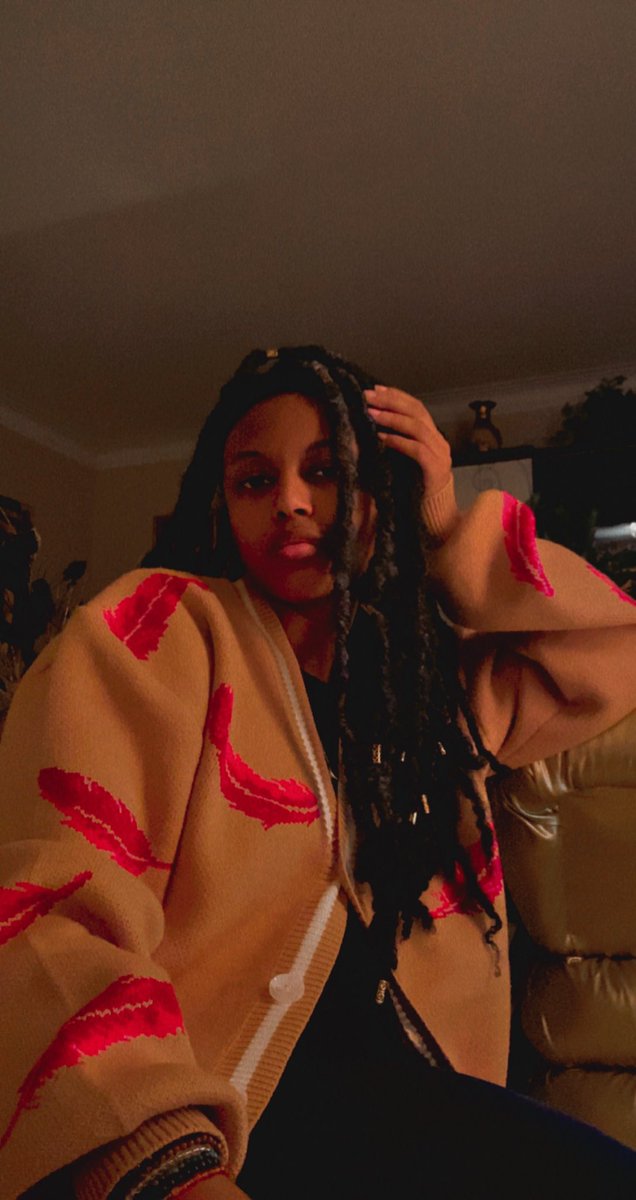 purseaphone #1 tay stan 🔜 WEEBCON !! tweet media